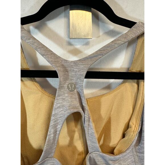 Lululemon Venus Racerback Tank size 4 Built in Bra Beige Layered Athletic D38 - Picture 5 of 7